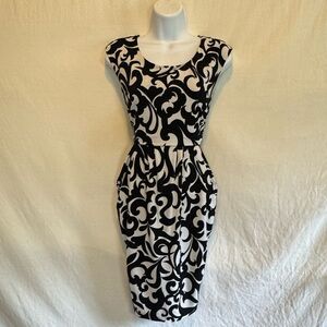 C-119‎ Intermission Black and White Sleeveless MIDI Dress Size 8